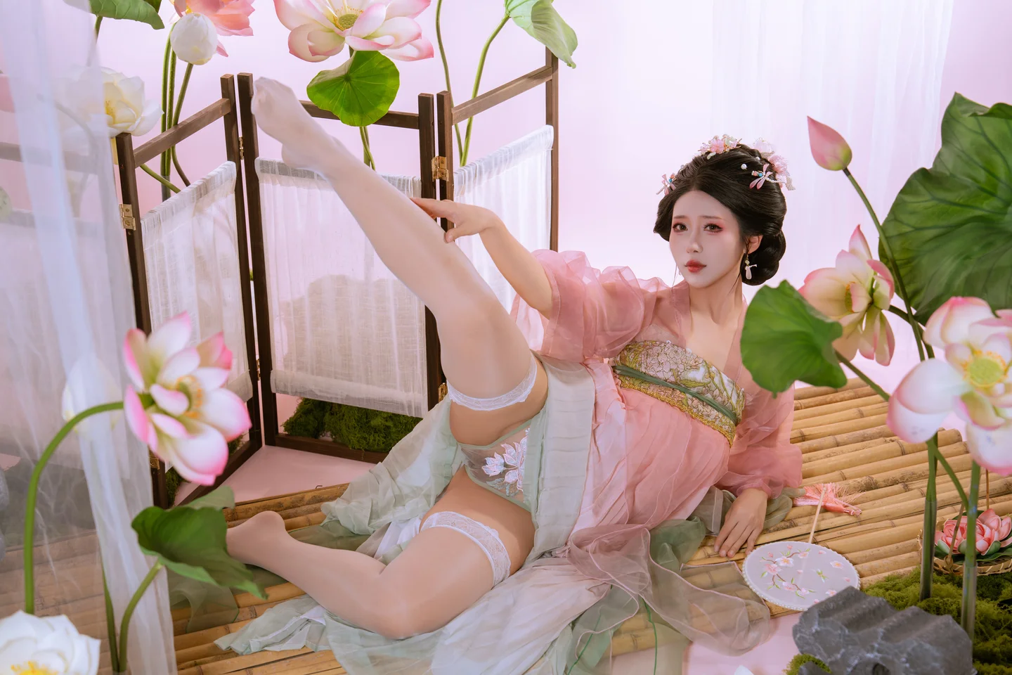 云溪溪&奶桃桃 - 采莲 [90P-2GB] tg@simisebaisi 【丝足阁】007.webp